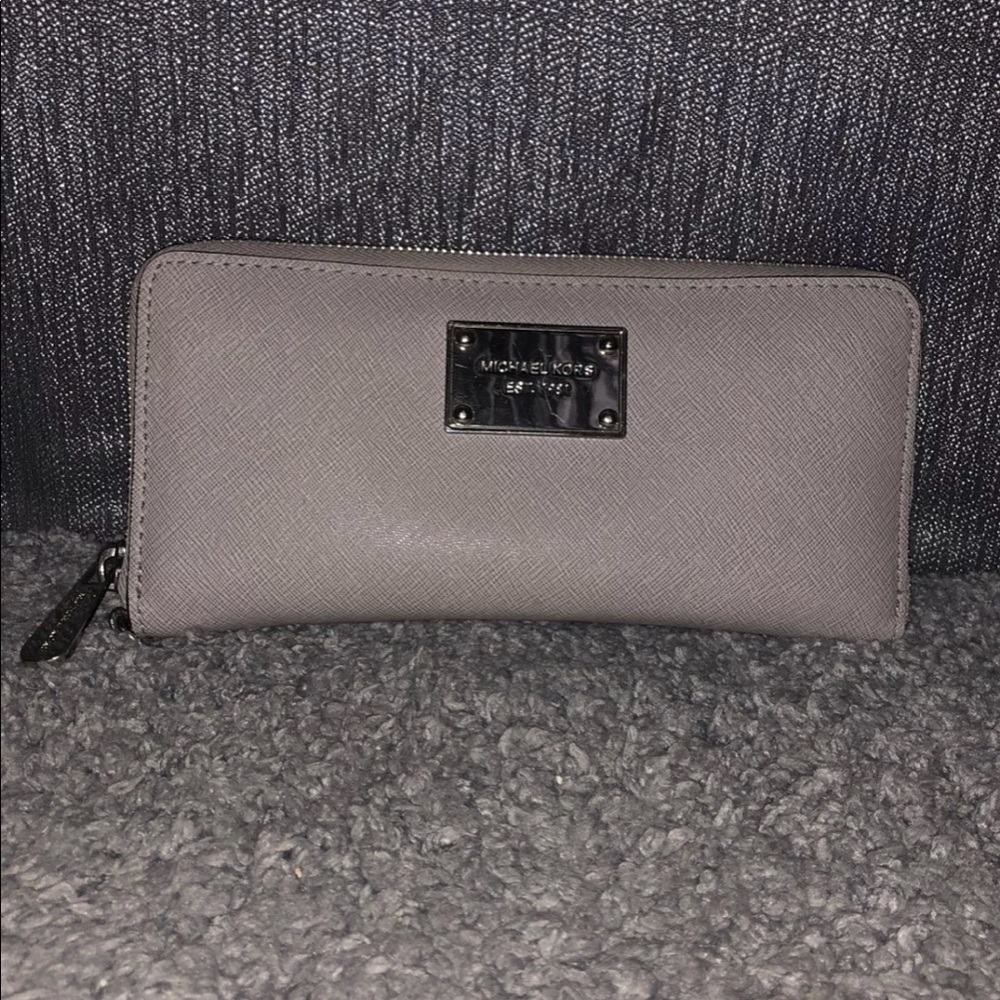 Micheal Kors wallet